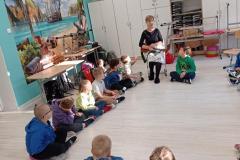 Dzień muzyki w klasie pierwszej.