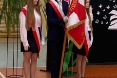 Korzenie edukacji są gorzkie, ale owoce są słodkie.” –ARYSTOTEES